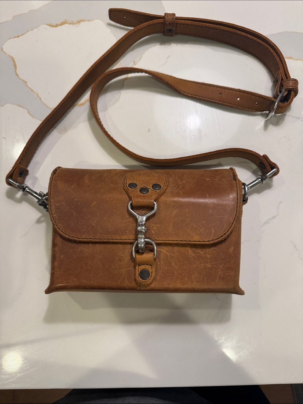 Classic Tan Leather Shoulder Bag - Versatile Everyday Crossbody